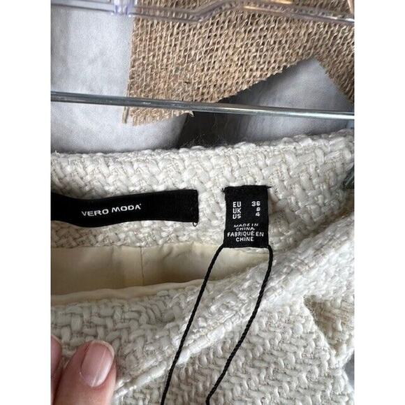 Vero Moda Women's Tweed Mini Skirt. White. NWT Size 4 - Picture 4 of 7